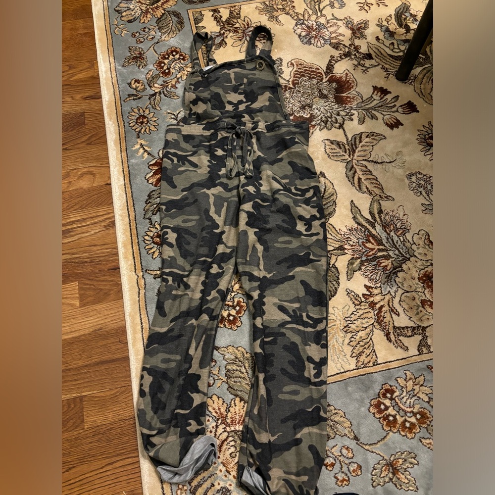 Pinc camo overalls